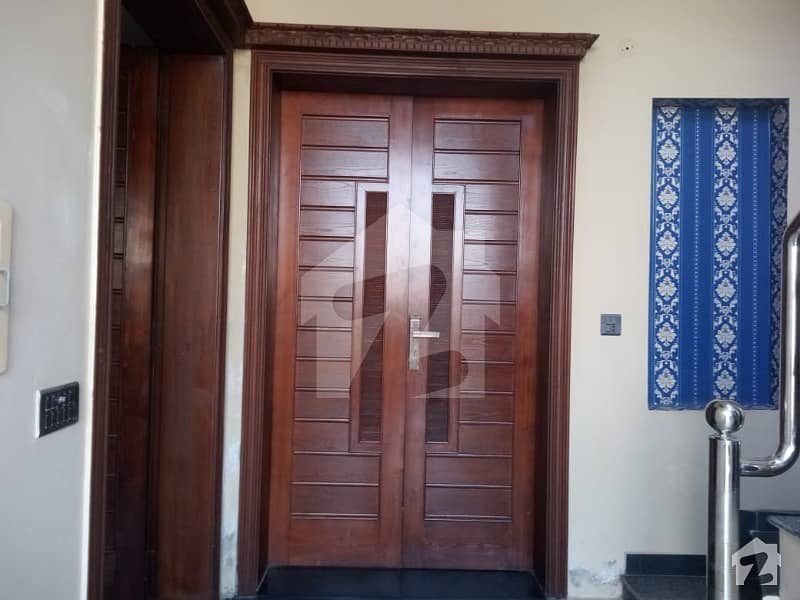 نشیمنِ اقبال فیز 2 نشیمنِ اقبال لاہور میں 5 کمروں کا 6 مرلہ مکان 1.28 کروڑ میں برائے فروخت۔