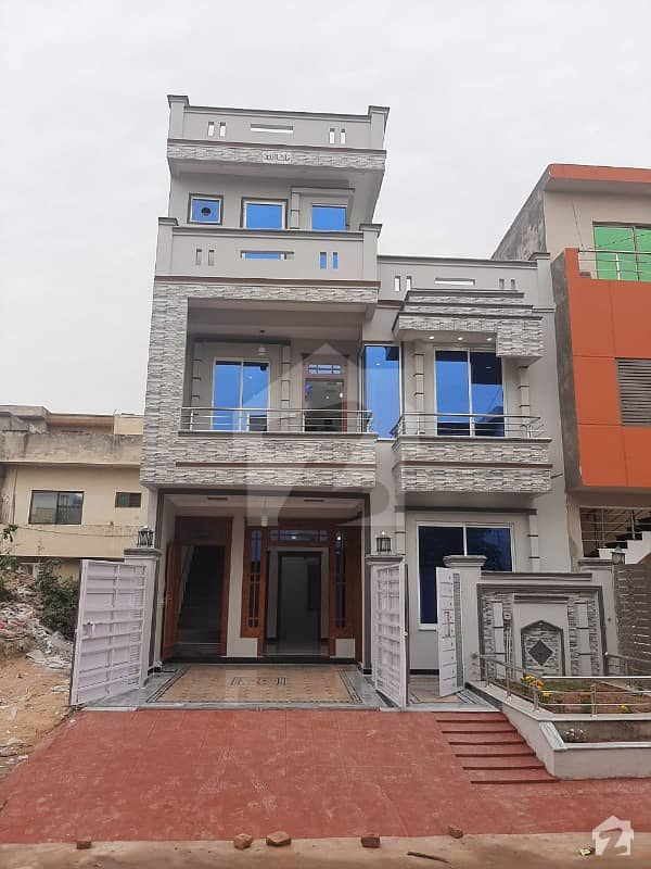 Brand New 25x40 Luxurious House For Sale
