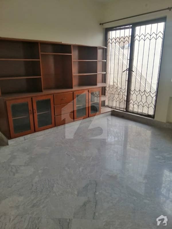 Model Town 10 Marla Double Storey House FOr Rent , VIP Location