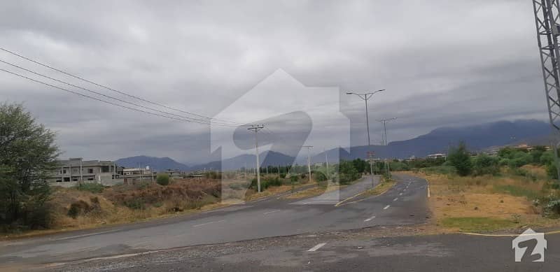 The Plot Of 20 Marla Is Available For Sale In Regi Model Town Peshawar