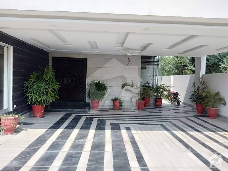 Modern Designer Band New 2 Kanal Bungalow For Rent At Prime Location