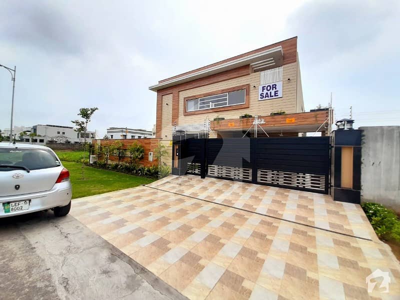 1 Kanal Beautiful Luxury Style Villa Available At Prime Location In Dha Defence