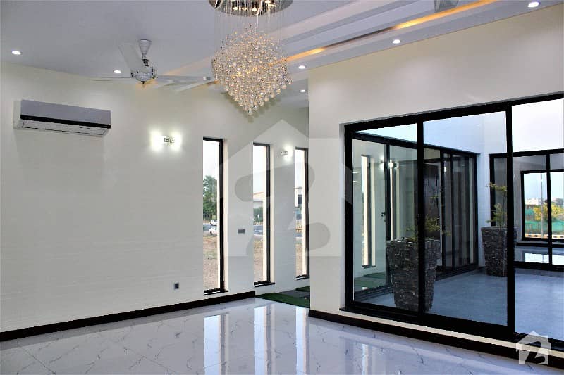 ڈی ایچ اے فیز 6 ڈیفنس (ڈی ایچ اے) لاہور میں 5 کمروں کا 1 کنال مکان 1.89 لاکھ میں کرایہ پر دستیاب ہے۔