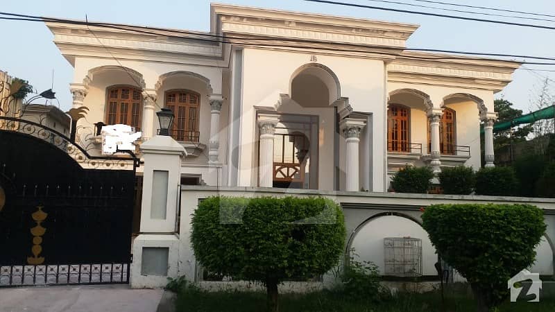 ڈی ایچ اے فیز 2 ڈیفنس (ڈی ایچ اے) لاہور میں 6 کمروں کا 2 کنال مکان 8.25 کروڑ میں برائے فروخت۔