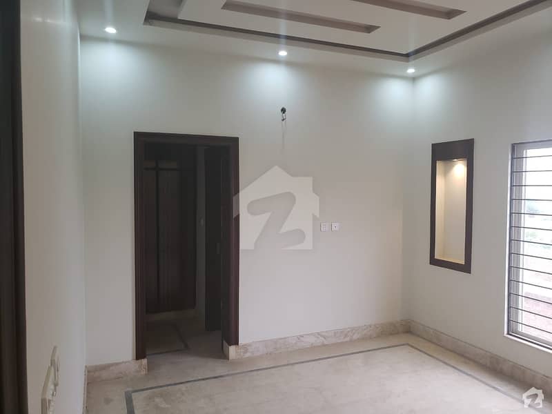 حسیب شہید کالونی ستیانہ روڈ فیصل آباد میں 4 کمروں کا 5 مرلہ مکان 40 ہزار میں کرایہ پر دستیاب ہے۔