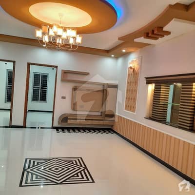 1st Entry Vv Hot House , Vvv Special Location, Neat & Solid Construction 1st Entry Vv Hot House , Vvv Special Location, Neat & Solid Construction