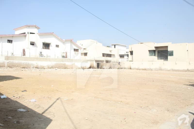 Charming Spot 500 Yard Residential Plot Is Up For Sell On Beach Street 3rda Zone C Phase 8