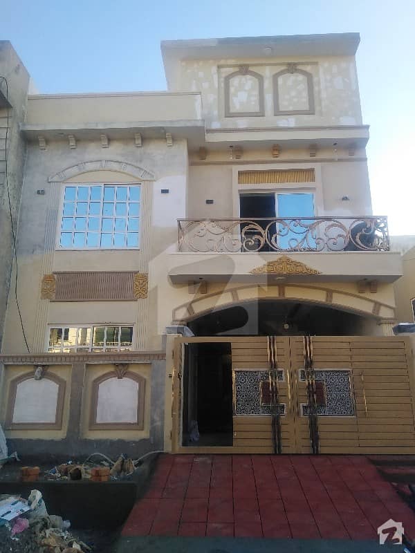 گلریز ہاؤسنگ سوسائٹی فیز 4 گلریز ہاؤسنگ سکیم راولپنڈی میں 4 کمروں کا 5 مرلہ مکان 1.45 کروڑ میں برائے فروخت۔