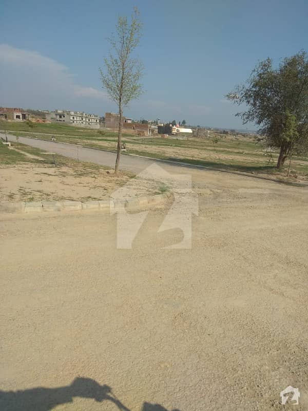 Stunning 4500  Square Feet Plot File In Gulberg Available