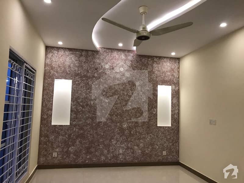 ڈی ایچ اے 9 ٹاؤن ڈیفنس (ڈی ایچ اے) لاہور میں 3 کمروں کا 5 مرلہ مکان 1.35 کروڑ میں برائے فروخت۔