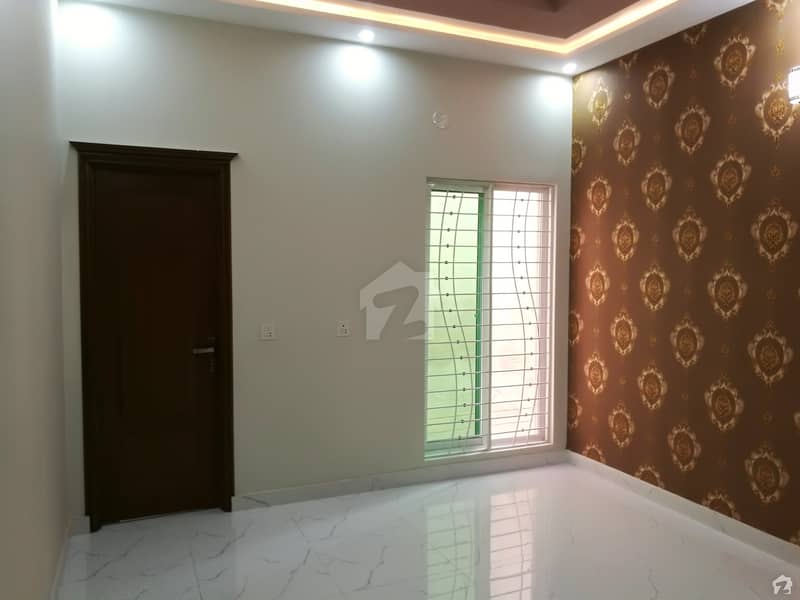 5 Marla House In College Road For Sale