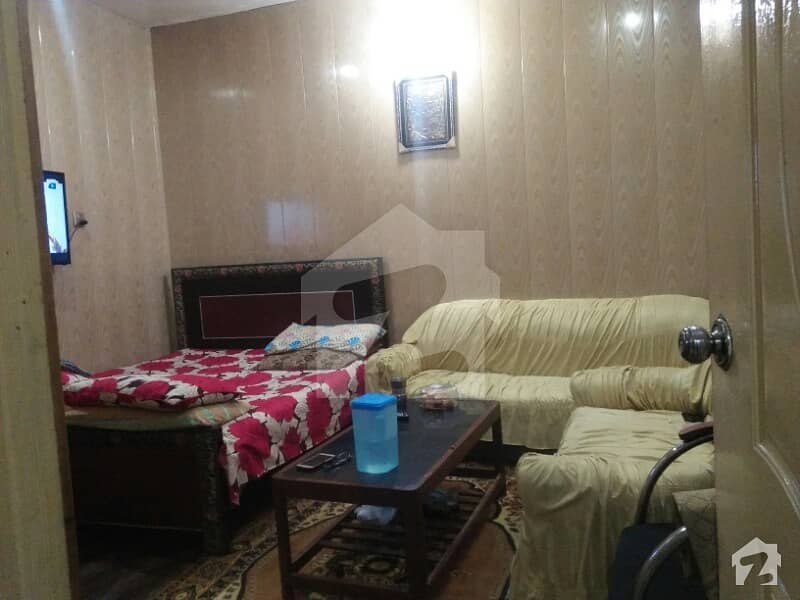 انفنٹری روڈ لاہور میں 3 کمروں کا 2 مرلہ مکان 67 لاکھ میں برائے فروخت۔
