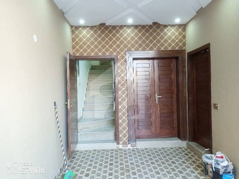 پنجاب یونیورسٹی سوسائٹی فیز 2 پنجاب یونیورسٹی ایمپلائیز سوسائٹی لاہور میں 3 کمروں کا 5 مرلہ مکان 1.12 کروڑ میں برائے فروخت۔