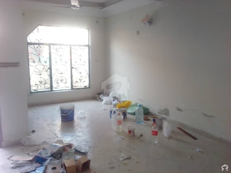ایڈن ولاز لاہور میں 3 کمروں کا 5 مرلہ زیریں پورشن 40 لاکھ میں برائے فروخت۔