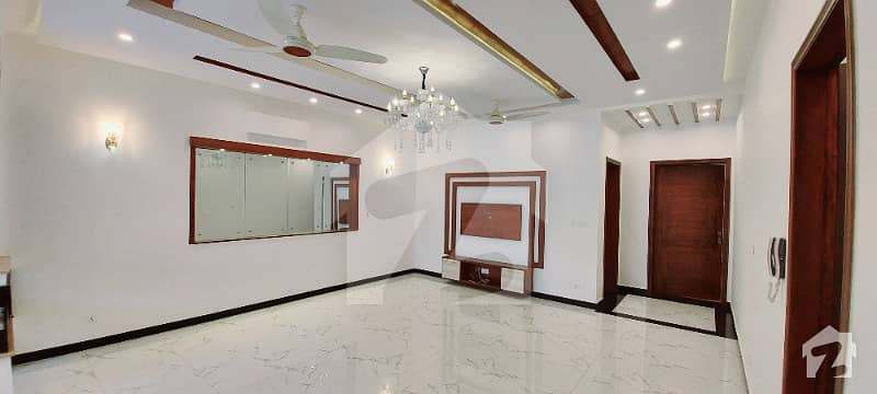 10 MARLA LUXURIOUS VILLA FOR SALE IN STATE LIFE HOUSING SOCIETY