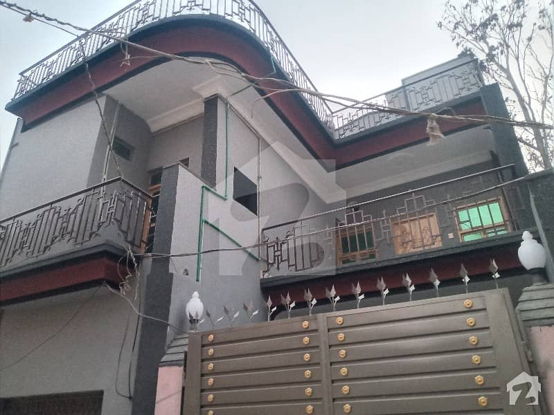 ڈلا زیک روڈ پشاور میں 7 کمروں کا 6 مرلہ مکان 1.35 کروڑ میں برائے فروخت۔