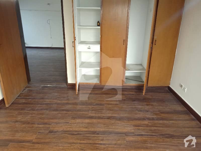 4 Marla 1st Floor Office For Rent In Dha Phase 4 Block Dd