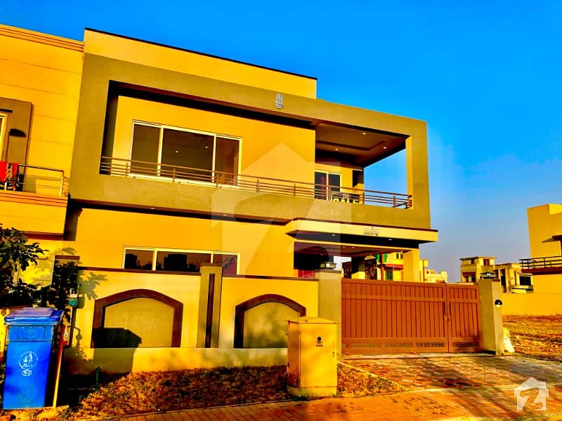 بحریہ ٹاؤن فیز 8 بحریہ ٹاؤن راولپنڈی راولپنڈی میں 5 کمروں کا 10 مرلہ مکان 2.35 کروڑ میں برائے فروخت۔
