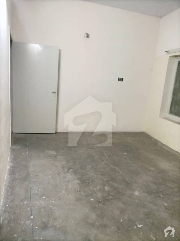 1125 Square Feet Lower Portion Is Available For Rent 1125 Square Feet Lower Portion Is Available For Rent