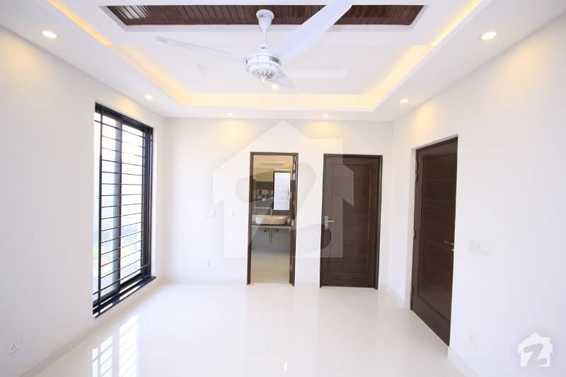 5 MARLA LUXURIOUS HOUSE AVAILABLE FOR RENT IN DHA PHASE  9 TOWN