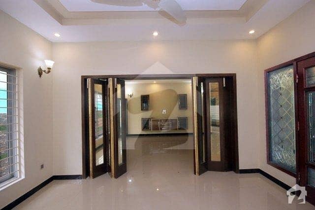 1 Kanal Brand New Lower Portion For Rent In Phase 3