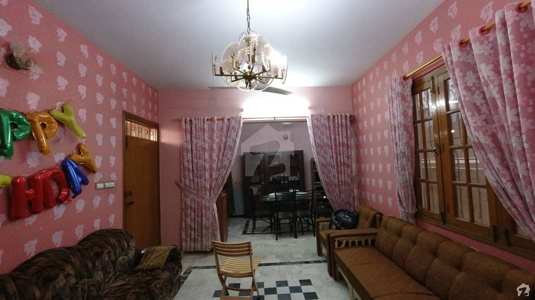 202 Square Yards House Available For Sale In Gulshan-e-Iqbal Town