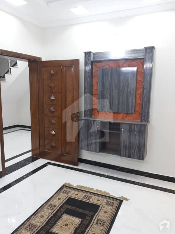 جی ۔ 13 اسلام آباد میں 4 کمروں کا 4 مرلہ مکان 1.95 کروڑ میں برائے فروخت۔