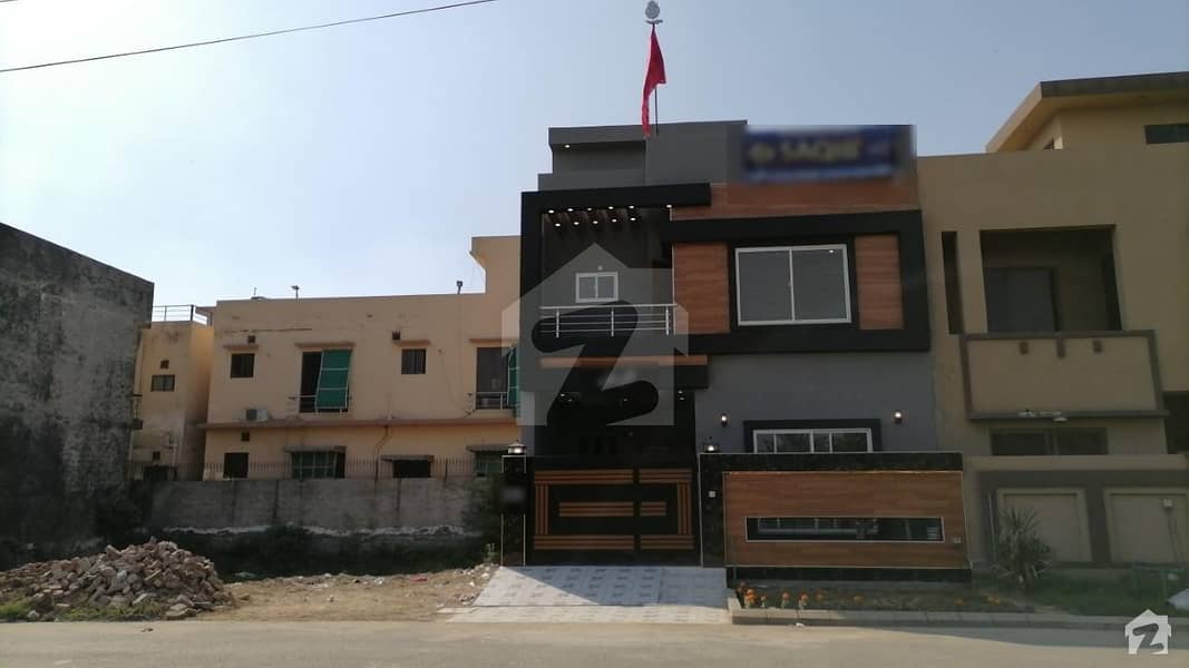 5 Marla Double Storey Facing Park House For Sale In Block A Khayaban e Amin