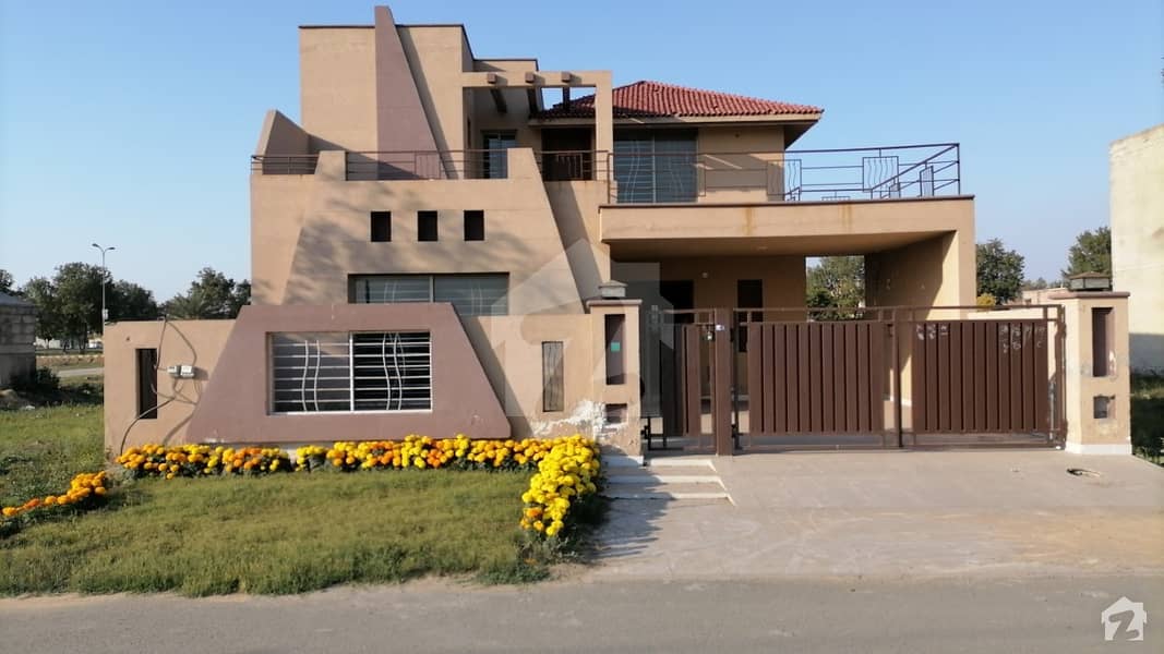 10 Marla Double Storey House For Sale In Khayaban e Amin Block L