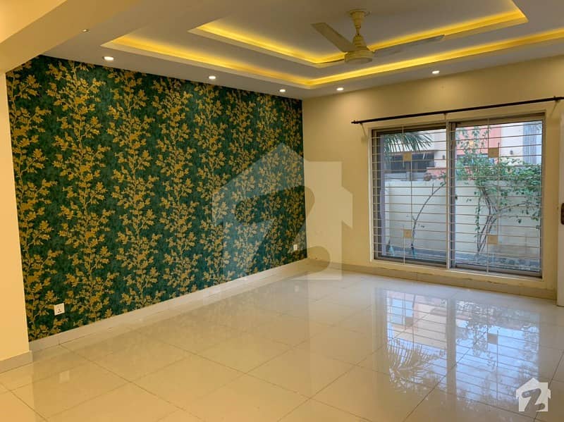 8 Marla House Available For Sale In Umar Block Of Bahria Town Lahore