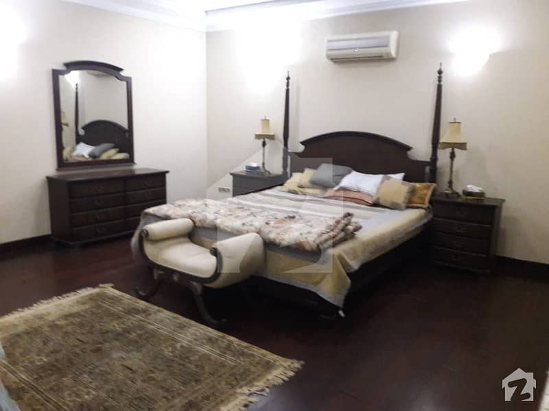ڈی ایچ اے فیز 4 ڈیفنس (ڈی ایچ اے) لاہور میں 5 کمروں کا 1 کنال مکان 3.5 لاکھ میں کرایہ پر دستیاب ہے۔
