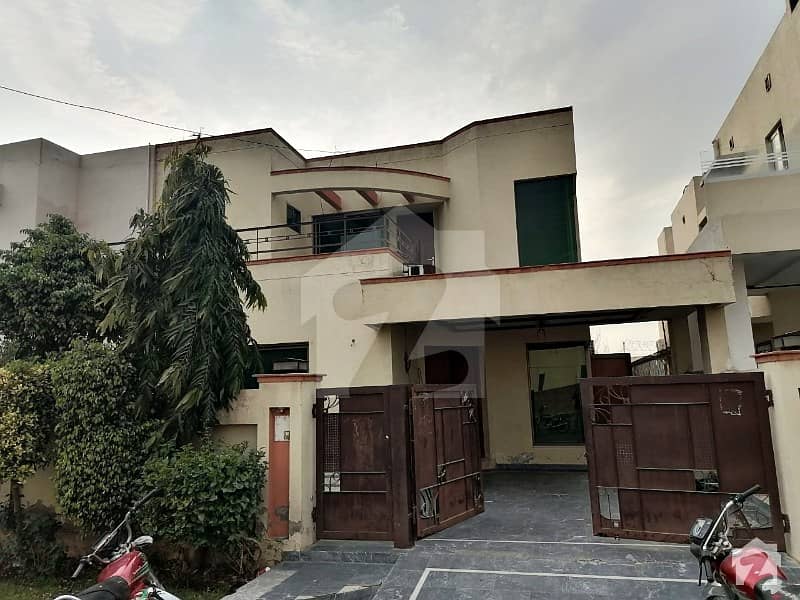 ڈی ایچ اے فیز 4 ڈیفنس (ڈی ایچ اے) لاہور میں 5 کمروں کا 14 مرلہ مکان 3 کروڑ میں برائے فروخت۔