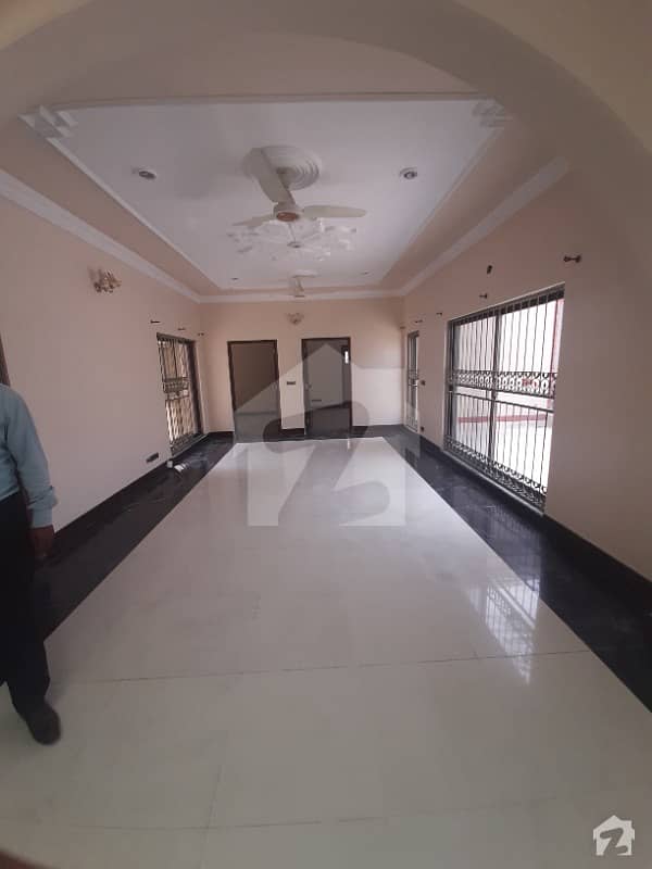 Dha Phase1 1 Kanal Lower Portion For Rent And Very Good Location