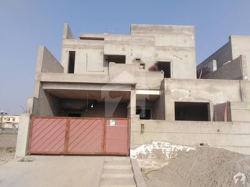A Stunning House Is Up For Grabs In Sitara Supreme City Faisalabad