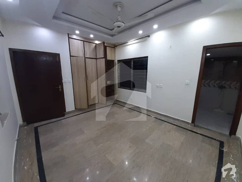 Portion For Rent In Gulberg Firdous Market