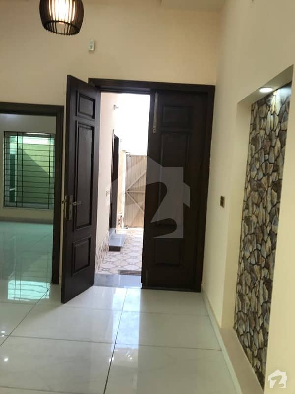 ماڈل سٹی ون کینال روڈ فیصل آباد میں 4 کمروں کا 7 مرلہ مکان 1.9 کروڑ میں برائے فروخت۔