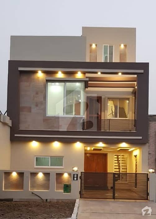 Solid Constructed 4.25 Marla Brand New House for Sale in Safari Villas