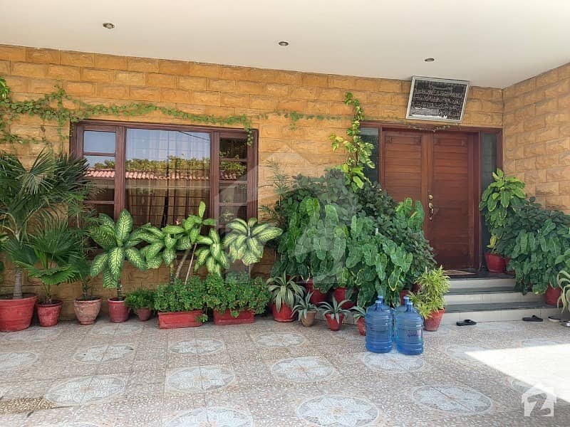 600 Yards Bungalow For Sale