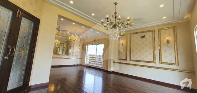 پیراگون سٹی ۔ وُوڈز بلاک پیراگون سٹی لاہور میں 5 کمروں کا 1 کنال مکان 3.8 کروڑ میں برائے فروخت۔