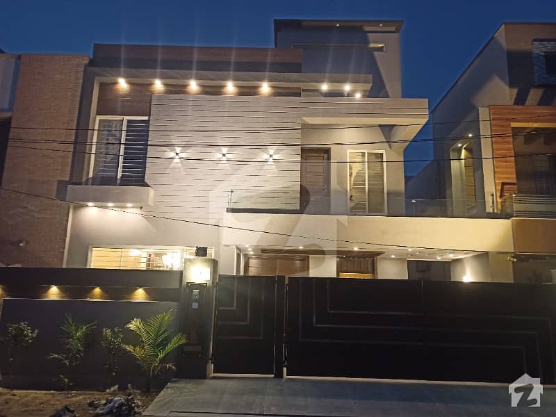 Solid Constructed Luxurious 10 Marla House For Sale In Gulmohar Block  Sector C