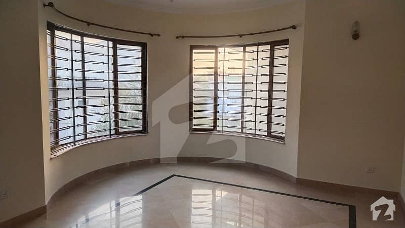 House Available For Rent In F81 House Available For Rent In F81