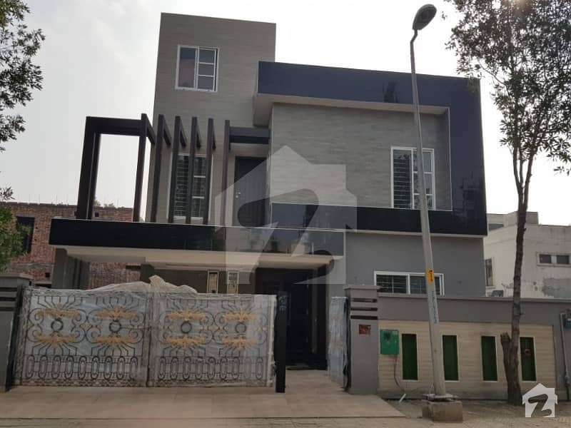 10 MARLA HOUSE FOR SALE IN SECTOR C BAHRIA TOWN