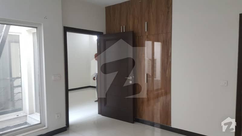One Kanal House Available For Rent In Askari 11