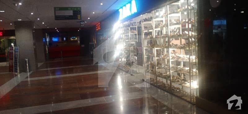 فورٹریس اسکوائر مال کینٹ لاہور میں 1 مرلہ دکان 1.4 کروڑ میں برائے فروخت۔