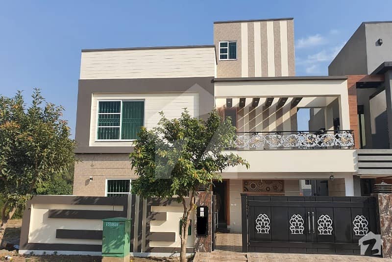 10 Marla Brand New House For Sale In Overseas A Bahria Town LHR