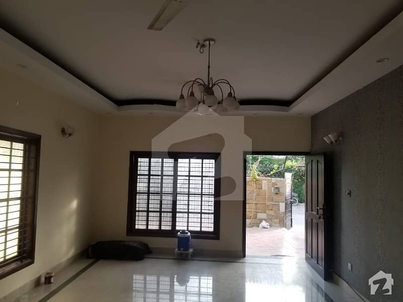 Chance Deal 250 Square Yards Bungalow For Sale