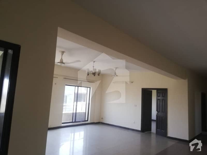 Prime Location 3 Bed Apartment Available For Rent In Askari 14 Near Club and APS