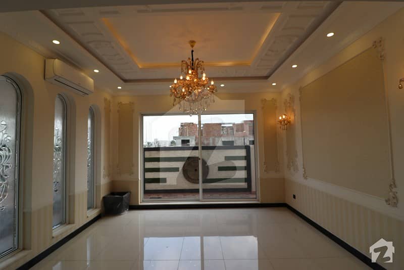 House In Dha Defence Sized 4500  Square Feet Is Available