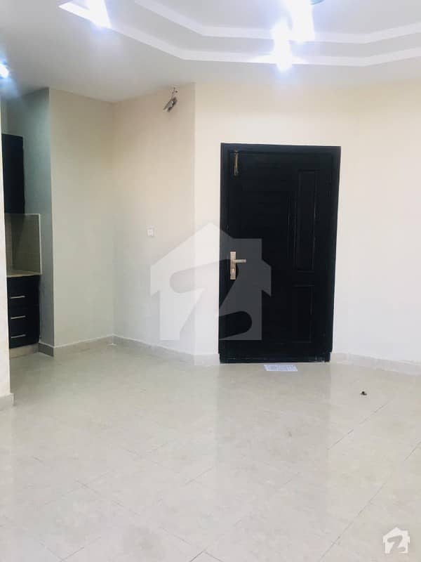 In Bahria Town Rawalpindi Flat For Sale Sized 950  Square Feet