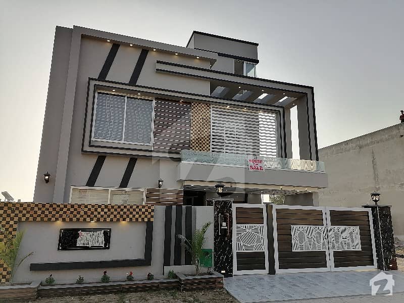 Luxurious 10 Marla Brand New House For Sale In Bahria Town Lahore